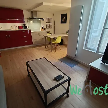 Apartment Historic Comfortable One Bedroom In Center *